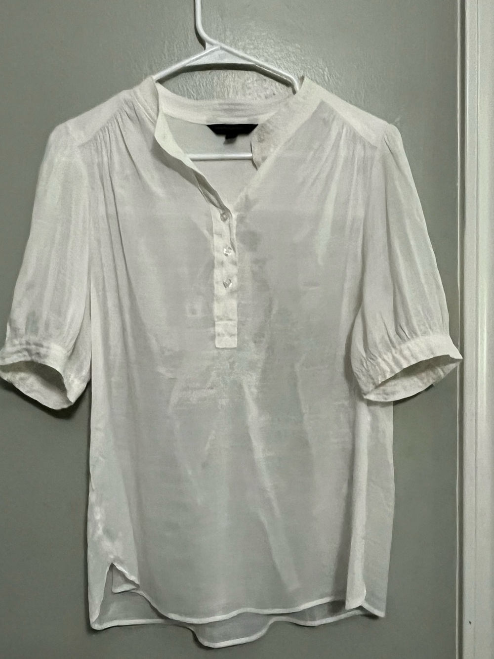Banana Republic White Split-Placket Short Sleeve Blouse